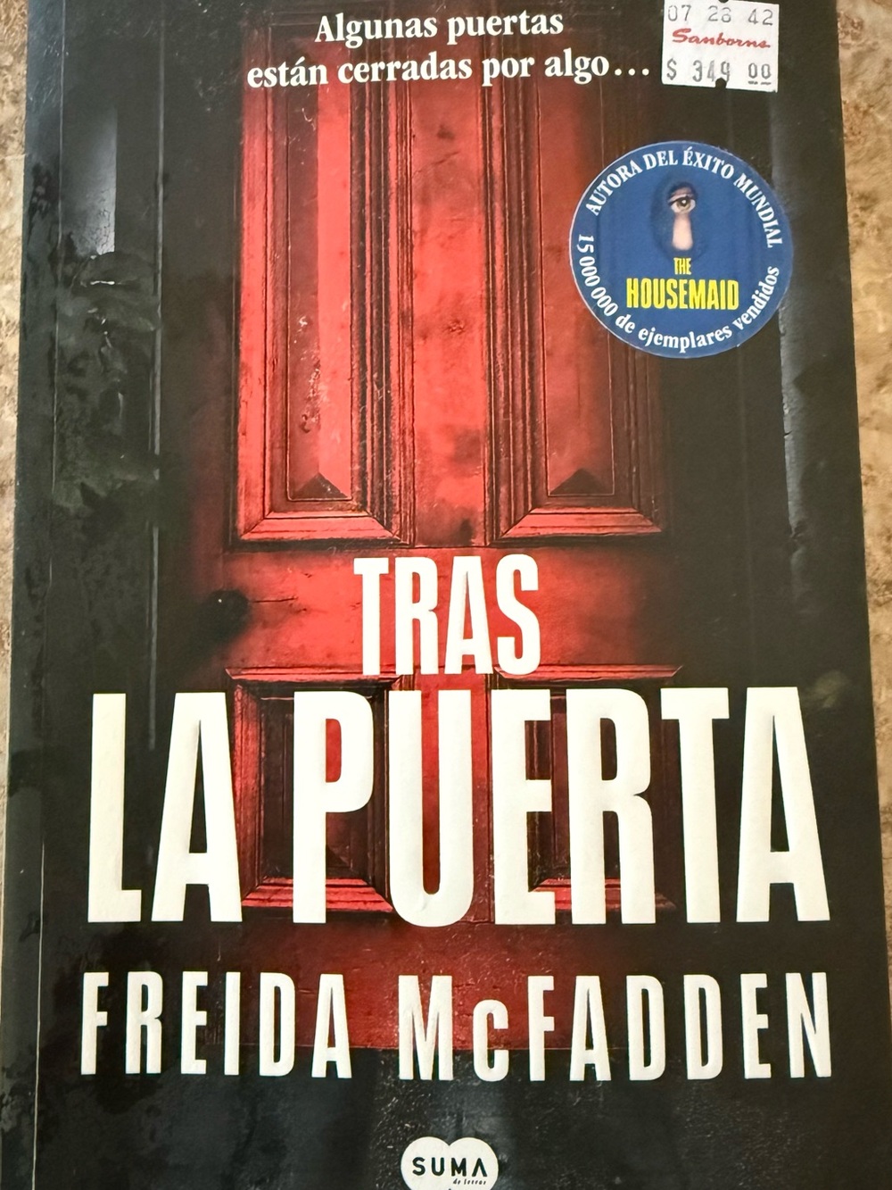 Tras La Puerta / The Locked Door -- Freida McFadden